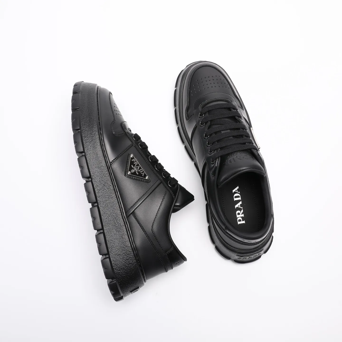 Batch 580 [PRADA] Men's shoes are popular in the counter, official website is synchronized, high-quality shipments. Fabric: original cowhide with snakeskin. Lining: cowhide foot pads + cowhide lining. Outsole: original foam sole. Size: 38-46